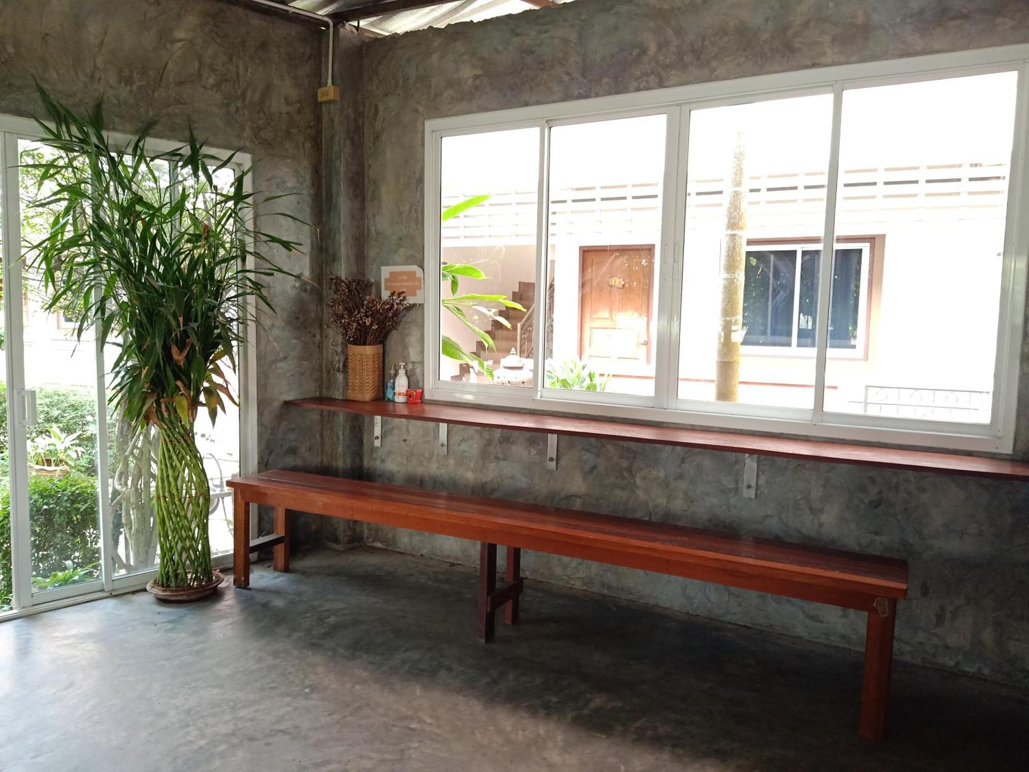 Phumchan Place Hotel Phayao Exterior photo